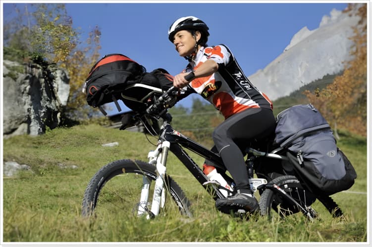 Velogepäckträger von Genial Biken — Gepäck vorne und hinten auf der Tour